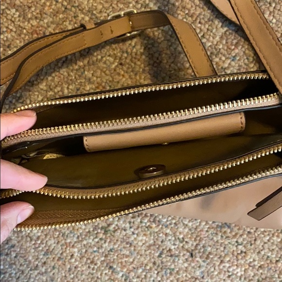 Nine West crossbody - Picture 2 of 2